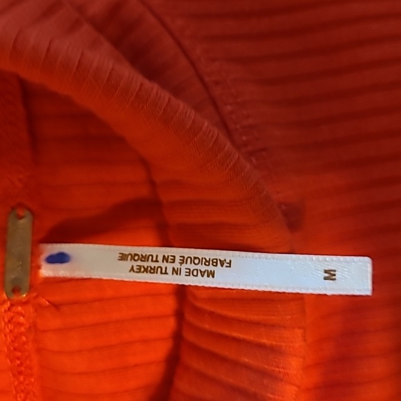 Free People Lola Red Ribbed Turtle Neck Sz M EUC - Picture 6 of 7